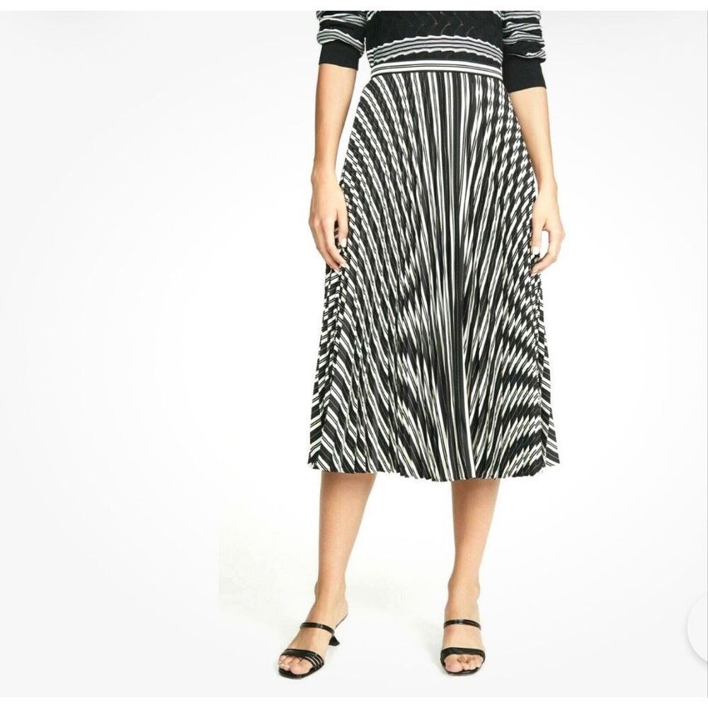 Club Monaco Annina midi skirt all-over striped design accordion pleats size 8